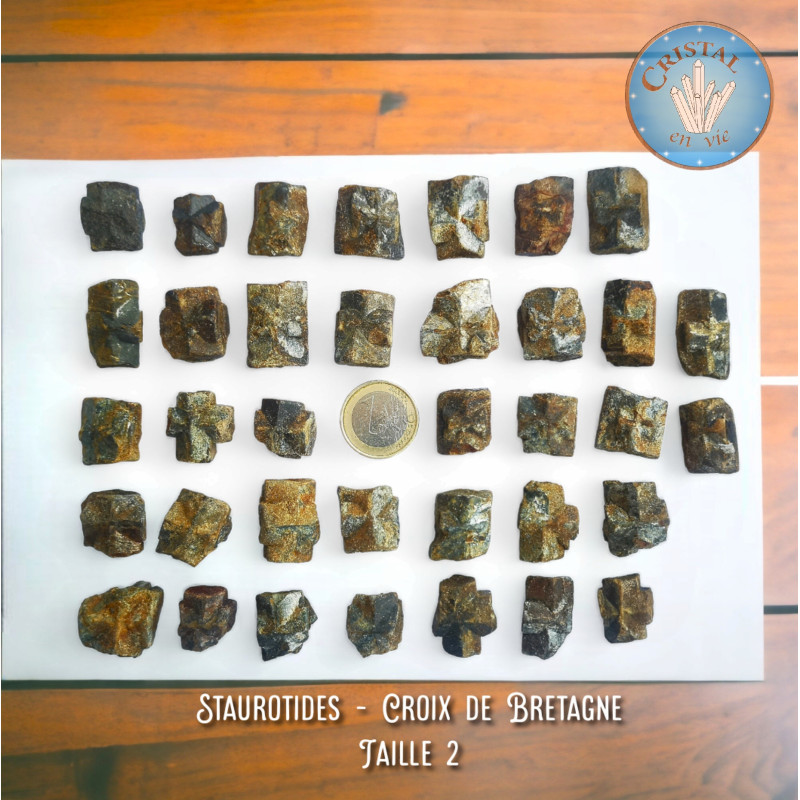 Estaurolita - Staurolite - Cruz de Bretaña, Piedra en bruto