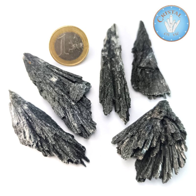 Cianite nera - Distene, Pietra grezza