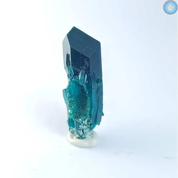 Winkel: Dioptase Punt: Eigenschappen, Gebruik en Deugden van deze Zeldzame Steen.