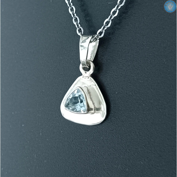 Pendentif - Topaze bleu, pierre naturelle de couleur bleu, avec monture en argent.