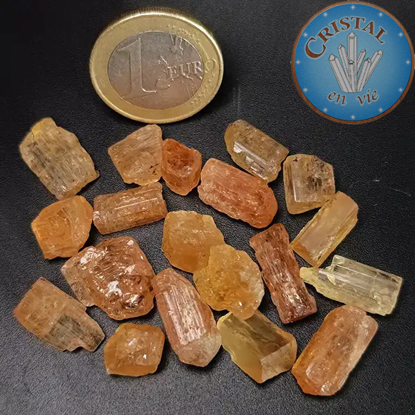 Topaze Impériale - Pierre de couleur orange miel, Pierre naturelle brute du Brésil.