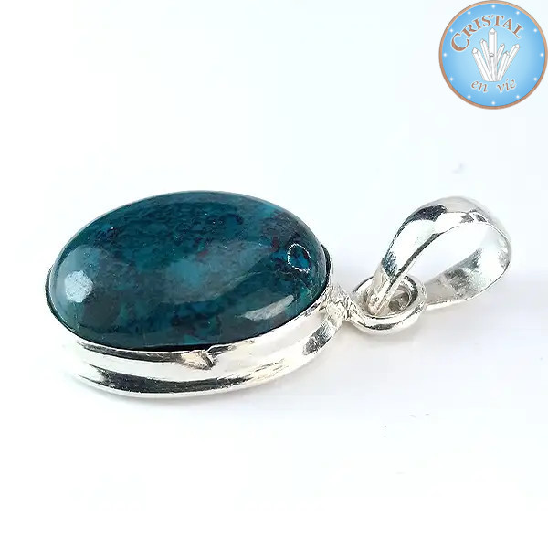 Pendentif en Chrysocolle, pierre naturelle de couleur vert avec des nuances de bleu, sertie et bélière en argent 925.