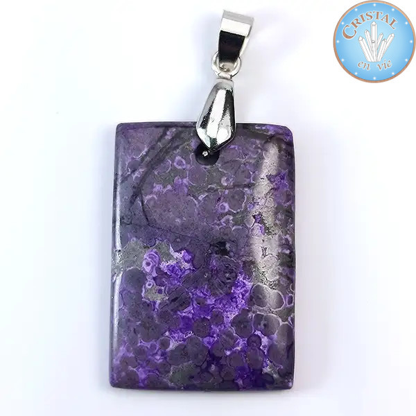 Pendentif en Sugilite, pierre naturelle polie, pierre naturelle de couleur violet et pourpre, avec bélière en argent.