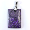 Sugiliet hanger, gepolijste natuursteen, paarse en violette natuursteen, met zilveren sluiting.