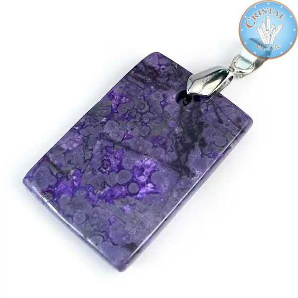 Ciondolo in Sugilite, pietra naturale levigata, pietra naturale viola e violetta, con chiusura in argento.
