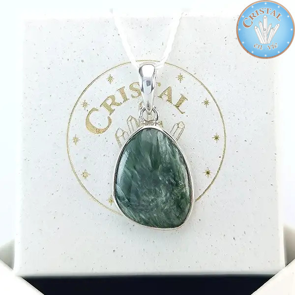 Ciondolo di Serafinita (clinochlore), pietra naturale incastonata in argento, colore verde n1