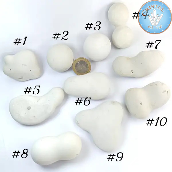 10 Feensteine (Menilit-Opal, Fairy stone). Weißer und beigefarbener Stein mit abgerundeten Formen. Größe 3: von 3,4 cm bis 6 cm.
