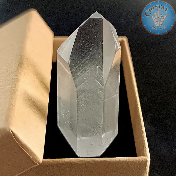 Phantomquarz-Spitze. Farblose Naturstein aus Brasilien. Unikat Nummer 6